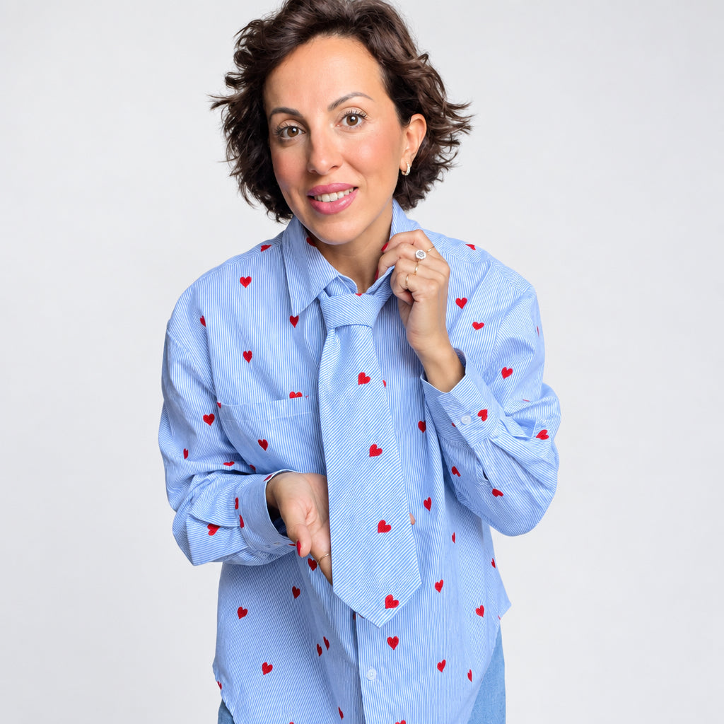 Camicia Oversize a Righe con Micro-Stampe "Chic & Playful" ✨🍒