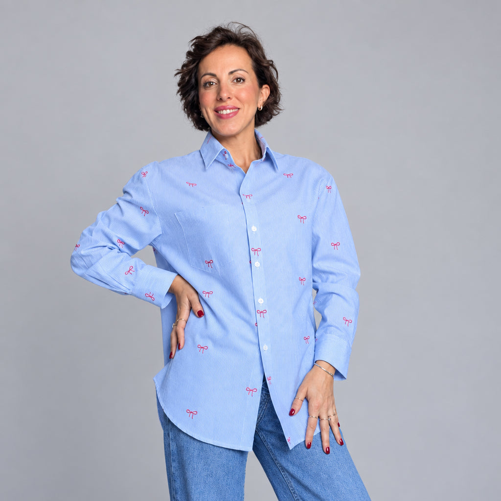 Camicia Oversize a Righe con Micro-Stampe "Chic & Playful" ✨🍒