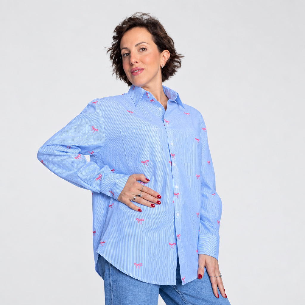Camicia Oversize a Righe con Micro-Stampe "Chic & Playful" ✨🍒