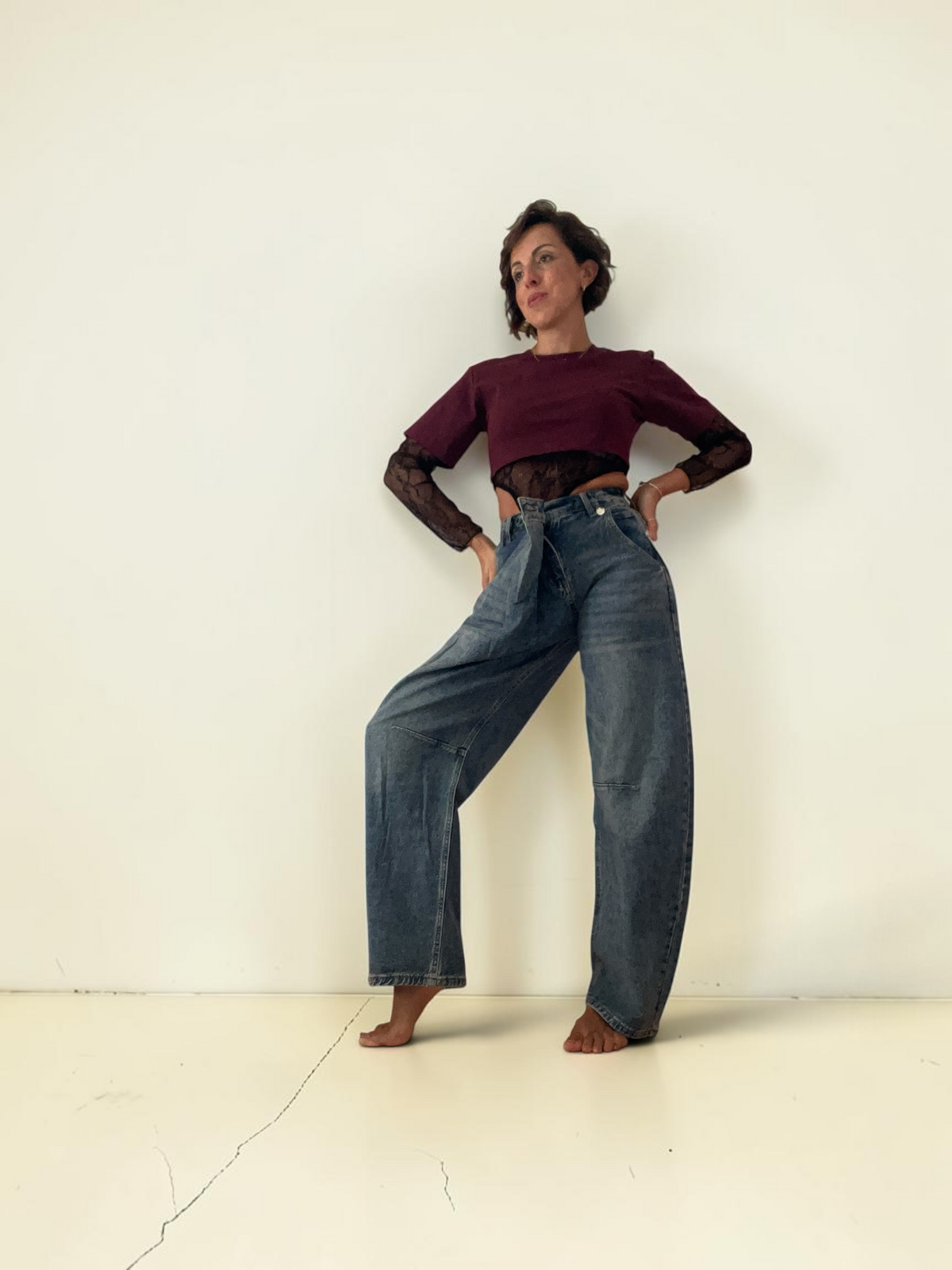 Pantaloni Jeans A Gamba Larga Con Vita Incrociata