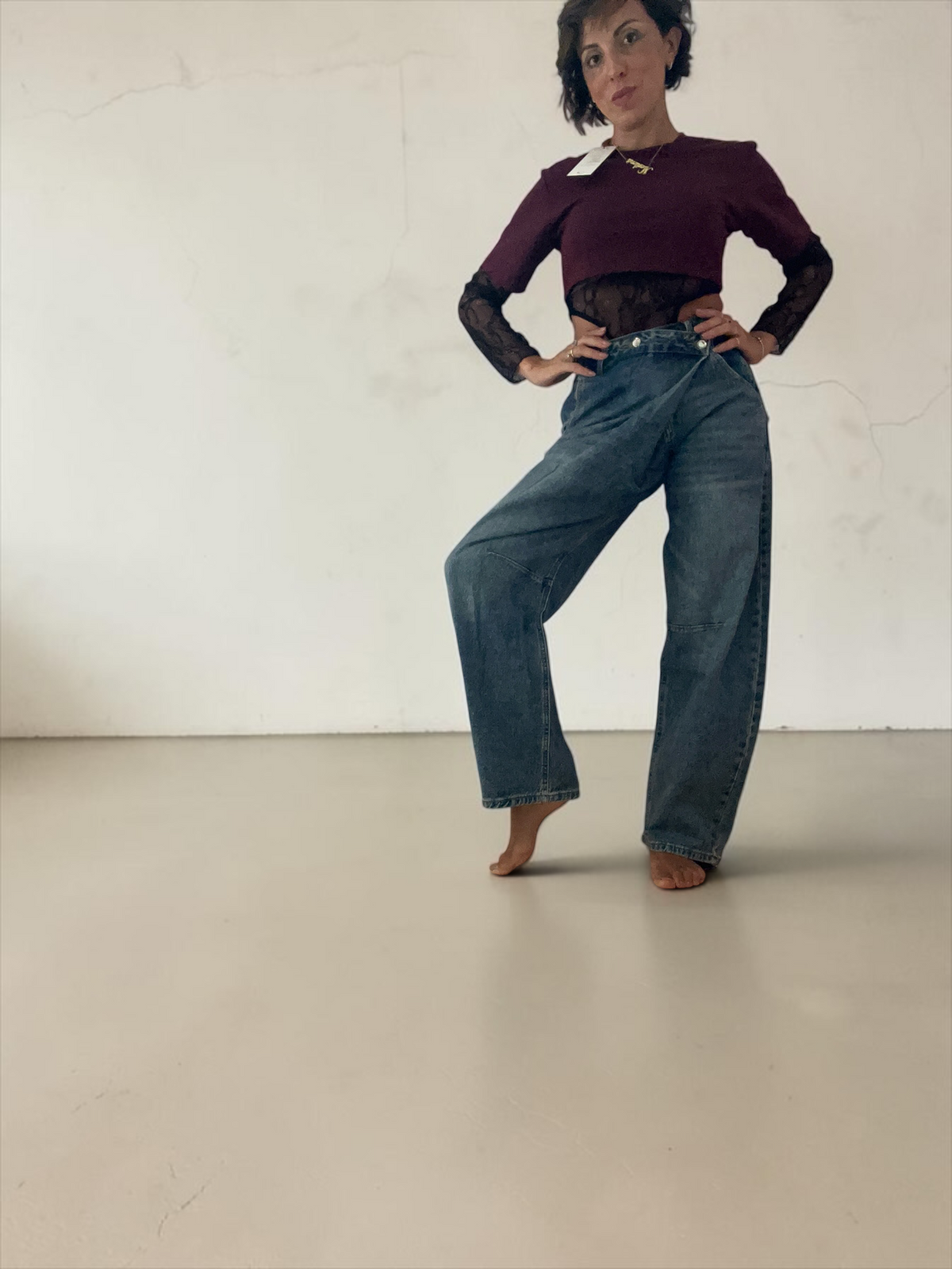 Pantaloni Jeans A Gamba Larga Con Vita Incrociata