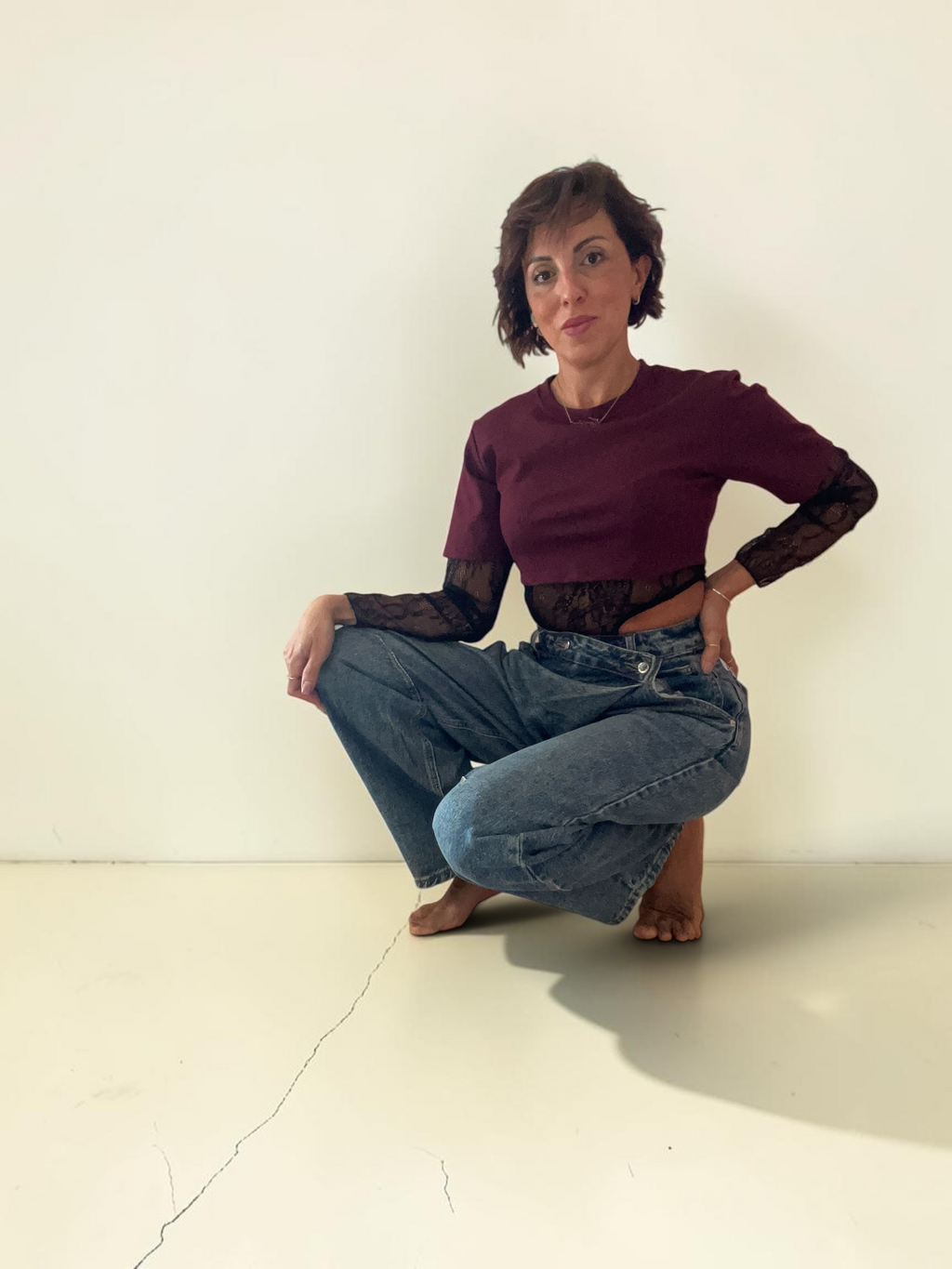 Pantaloni Jeans A Gamba Larga Con Vita Incrociata