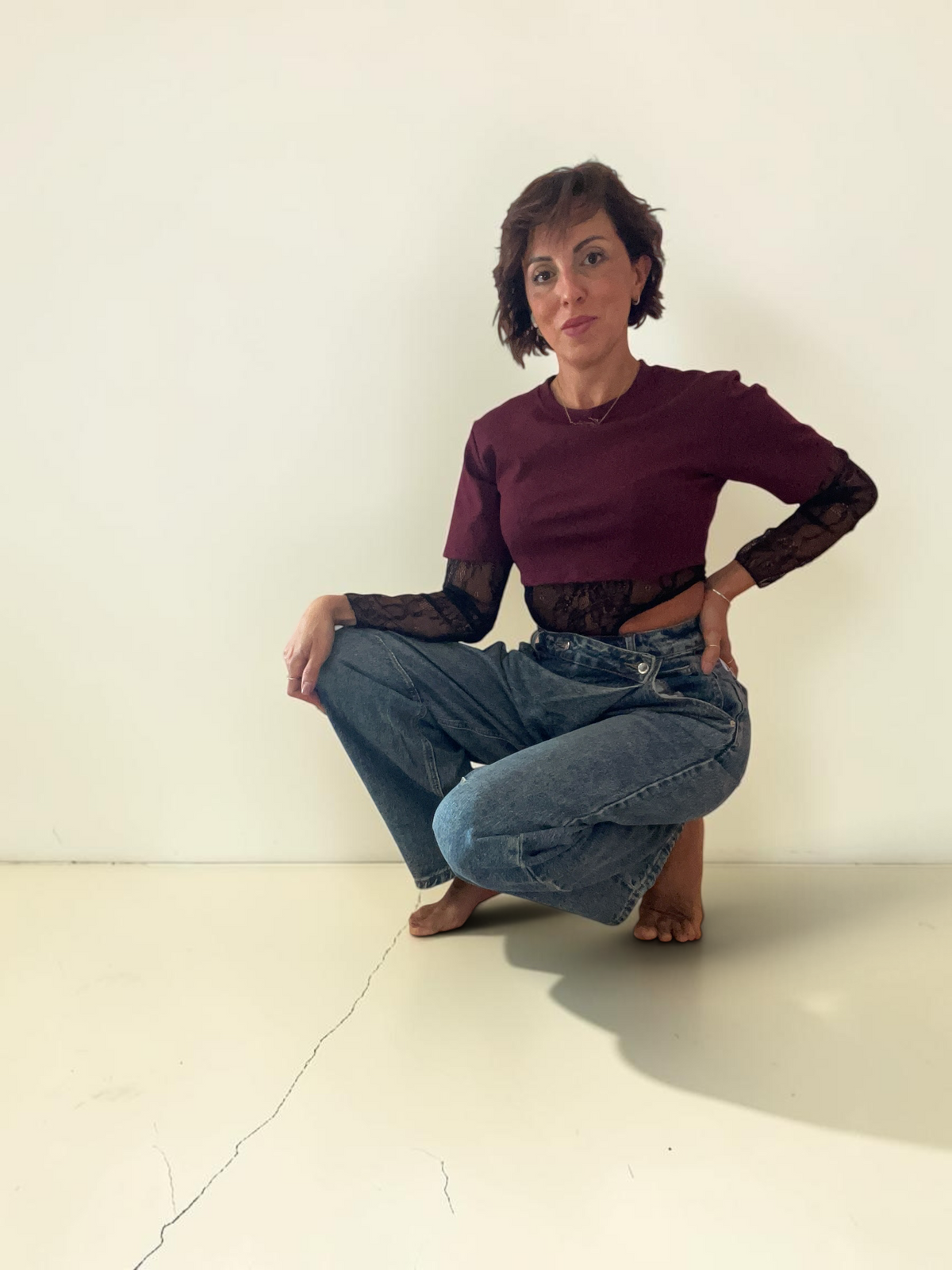 Pantaloni Jeans A Gamba Larga Con Vita Incrociata