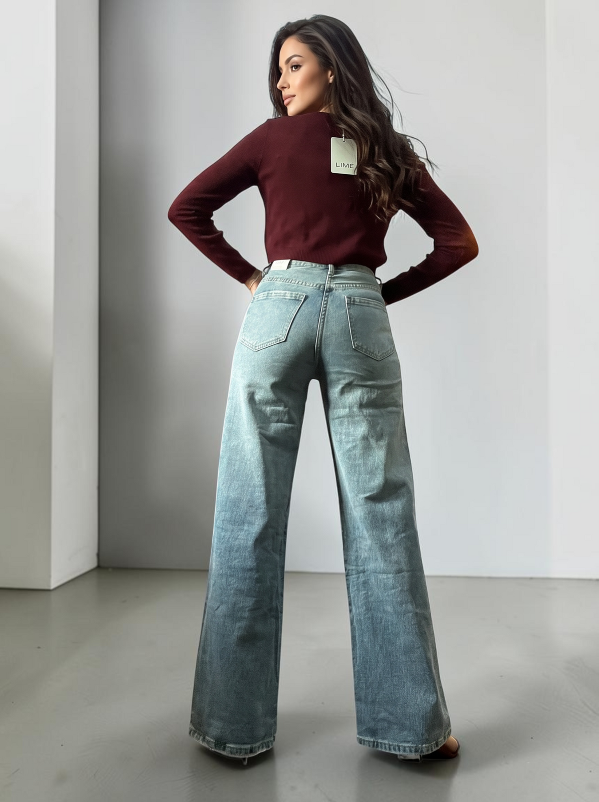 Pantaloni Jeans con borchie laterali a Gamba Larga
